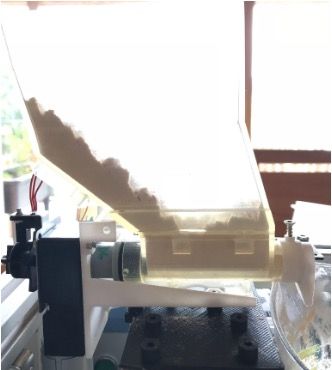 Essai de dosage sur un prototype de cartouche transparente.